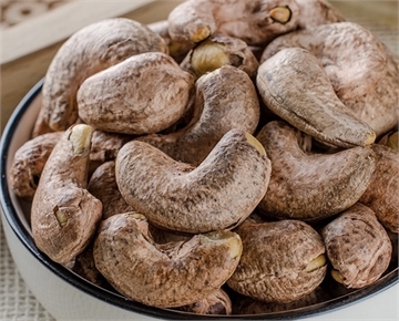 Roasted Salted Cashew with Skin